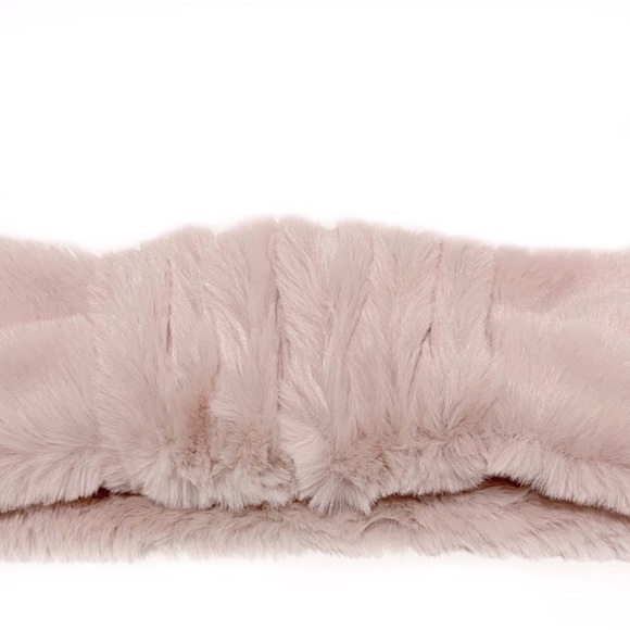 UGG Women’s Pink Faux Fur Headband NWT - Picture 6 of 6